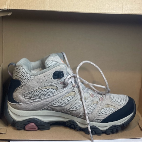 Merrell Women's Moab 3 Mid Waterproof Hiking Boot, size 9.5 - Picture 9 of 11